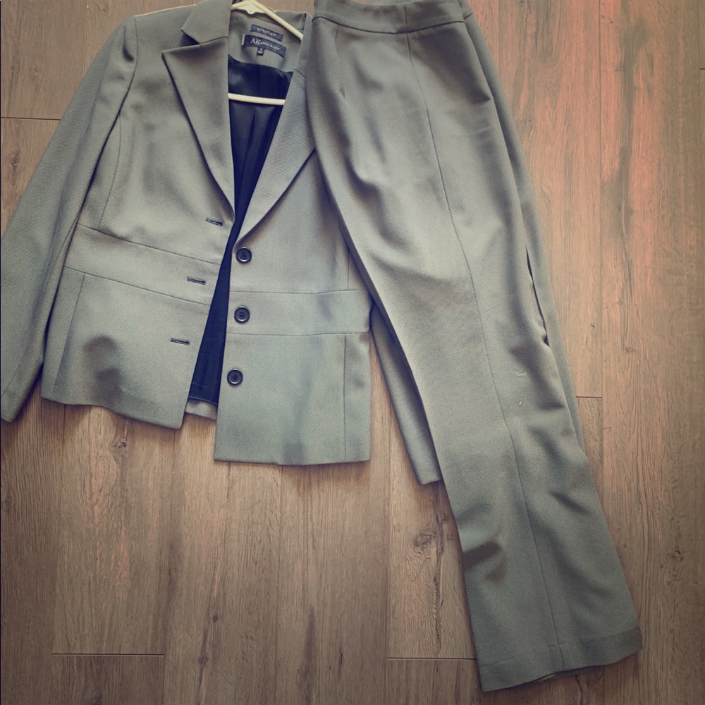 Pant suit